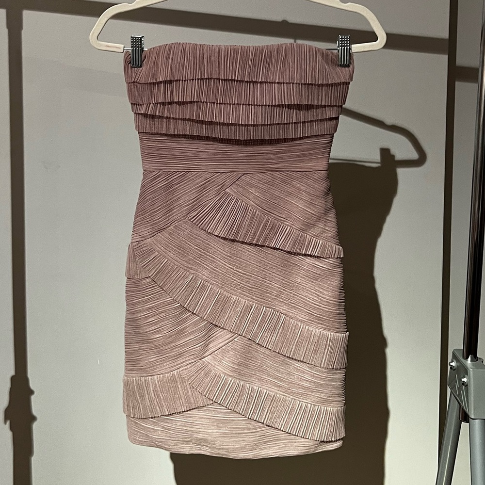 BCBGMAXAZRIA PINK TAUPE MINI STRAPLESS COCKTAIL PARTY DRESS RUFFLES SIZE 0